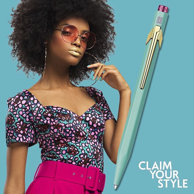 849 CLAIM YOUR STYLE Bolígrafo Turquesa - Caran d'Ache Colombia